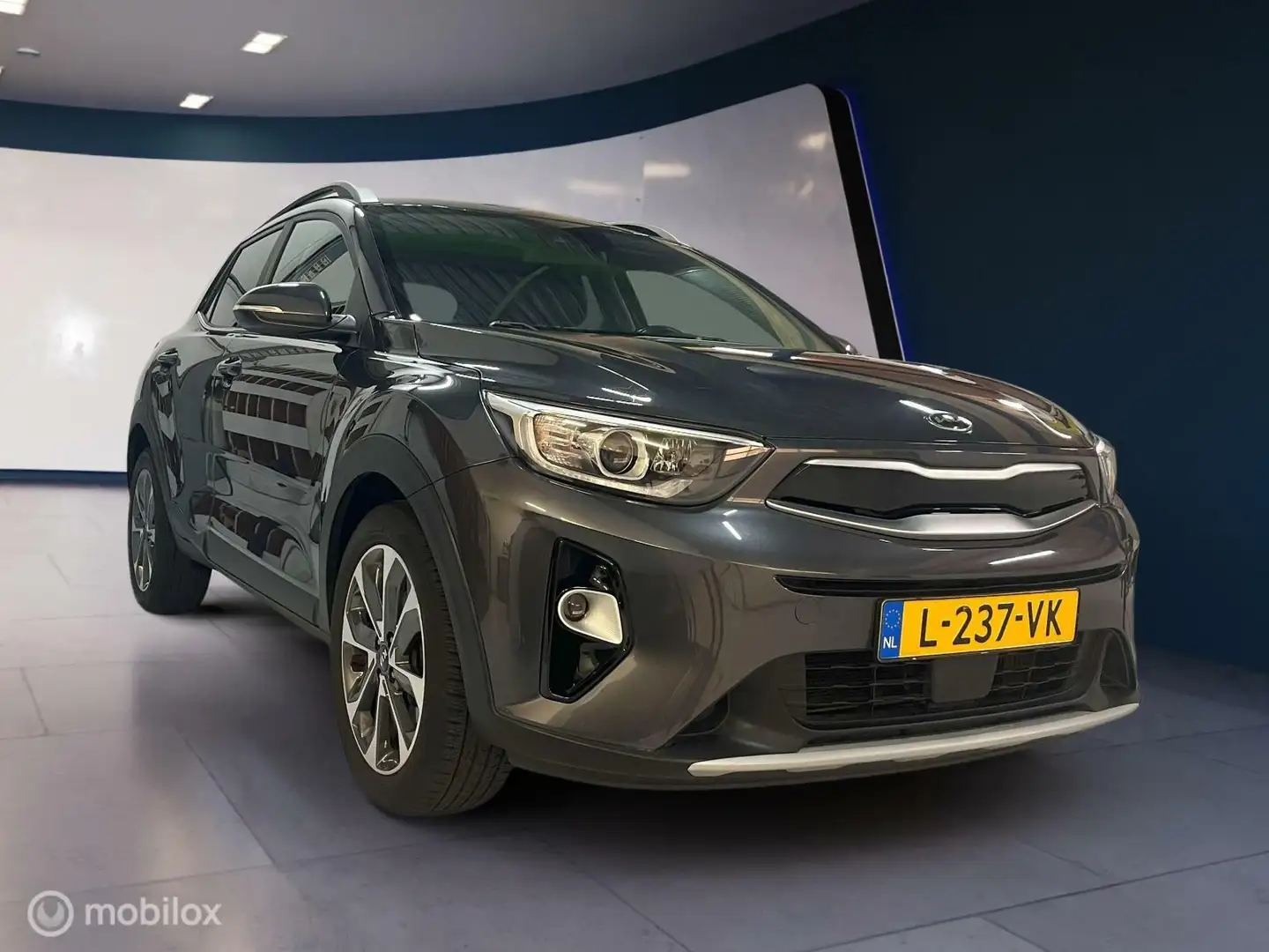 Kia Stonic 1.0 T-GDi ExecutiveLine✓Cruis✓Applecar✓PDC✓stoelv Grijs - 2