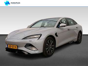 61,4 kWh 231pk RWD Business Vegan leder, panoramad