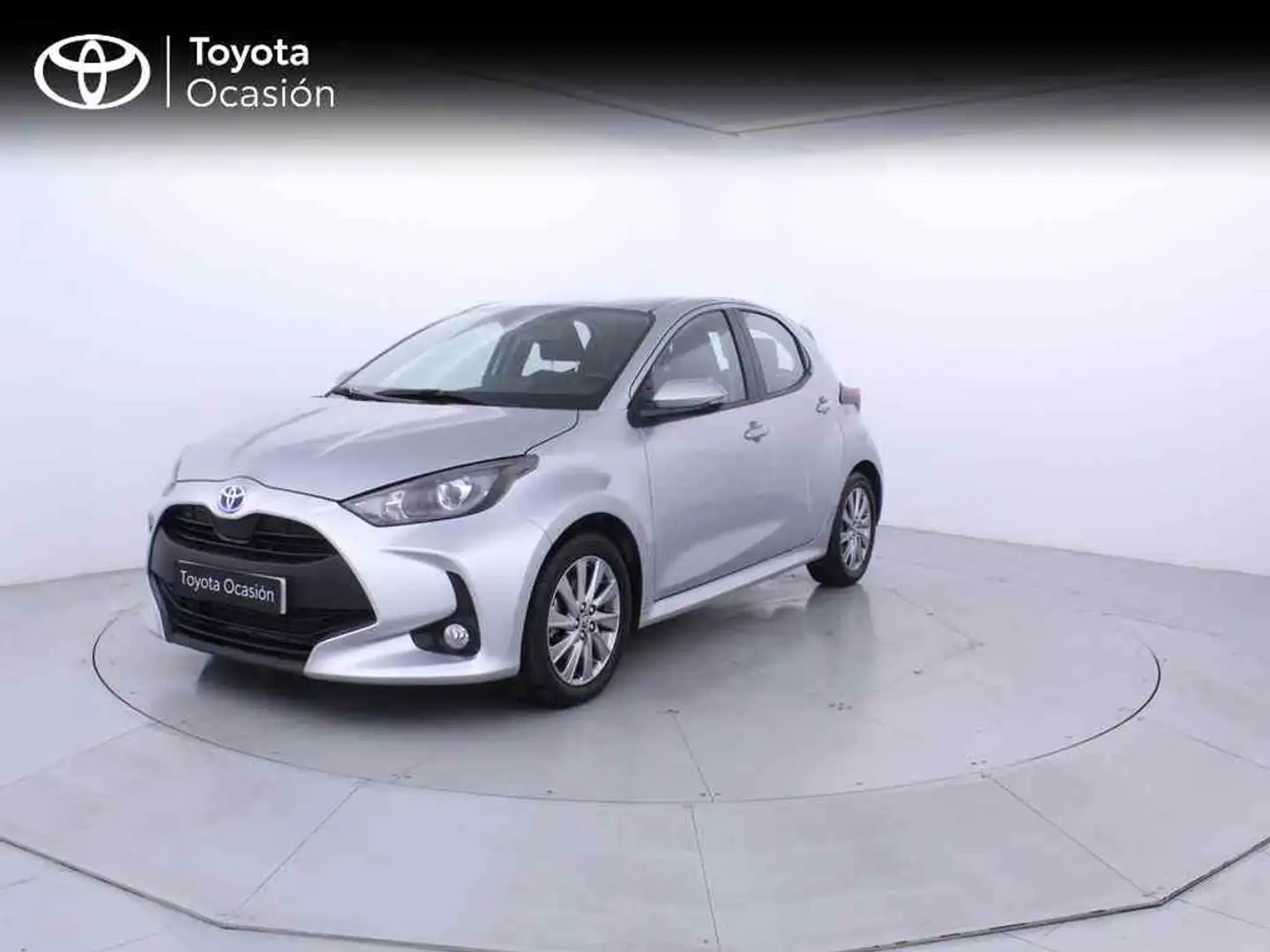 Toyota Yaris 1.5 120H Active Tech Plateado - 1
