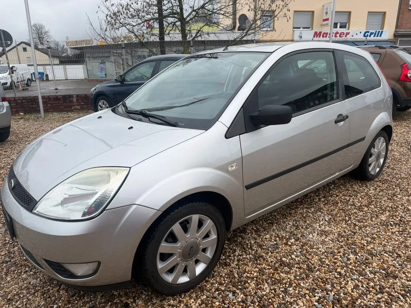 Ford Fiesta 1.4 Trend Automatik Grau - 2