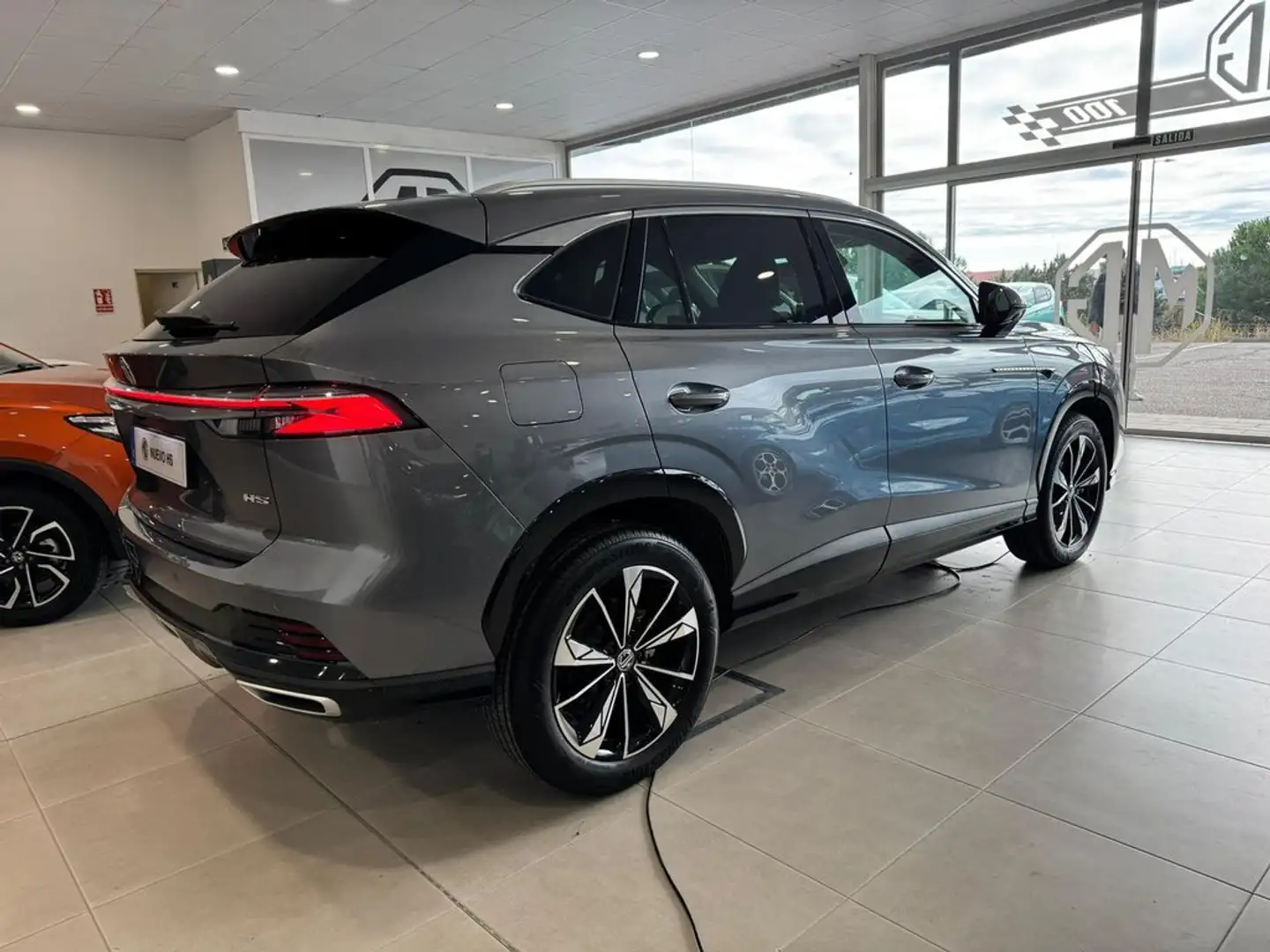 MG HS 1.5 Turbo GDI Luxury Gris - 2