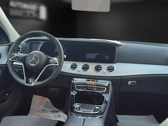 Mercedes-Benz E-Class view 15