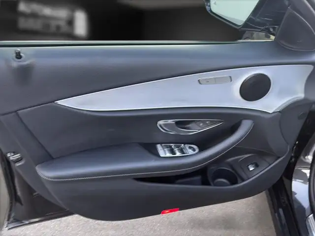 Mercedes-Benz E-Class view 27