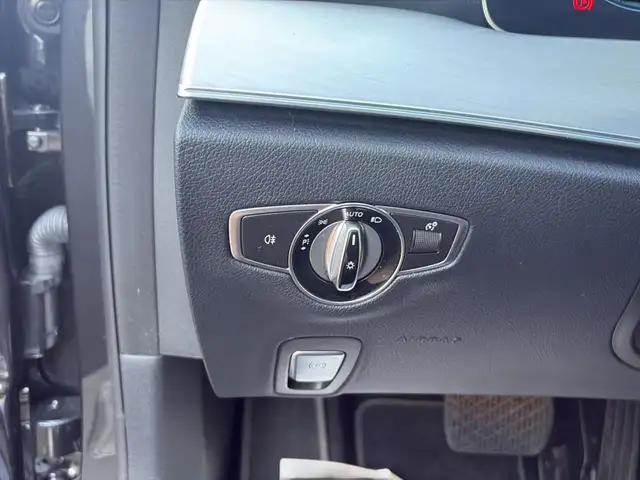Mercedes-Benz E-Class view 26
