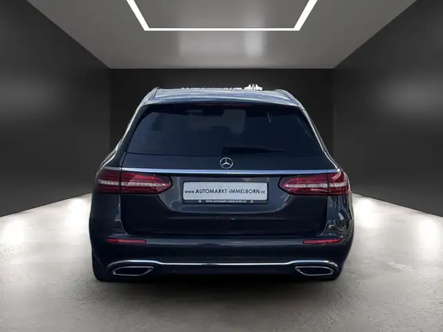 Mercedes-Benz E-Class view 10