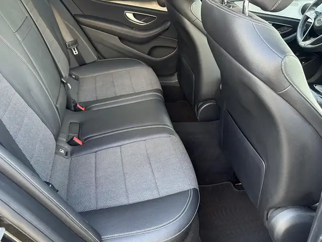 Mercedes-Benz E-Class view 28