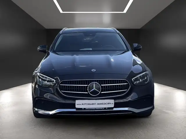 Mercedes-Benz E-Class view 9