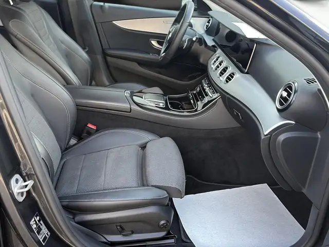 Mercedes-Benz E-Class view 13