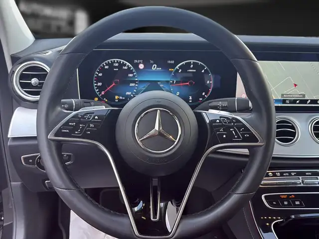 Mercedes-Benz E-Class view 18