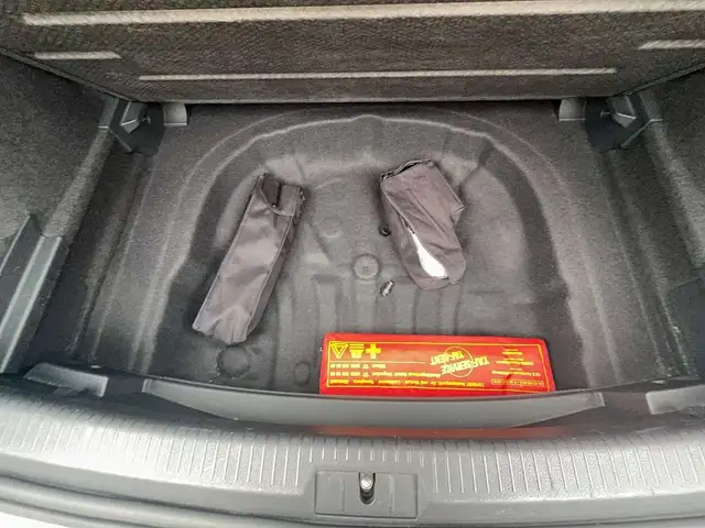 Volkswagen Golf view 9