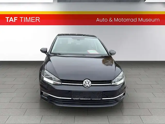 Volkswagen Golf view 3