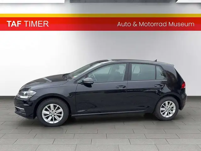 Volkswagen Golf view 4