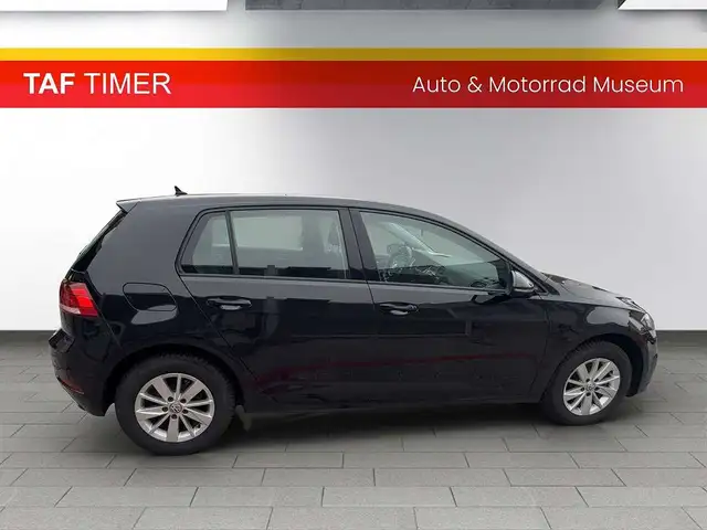 Volkswagen Golf view 6
