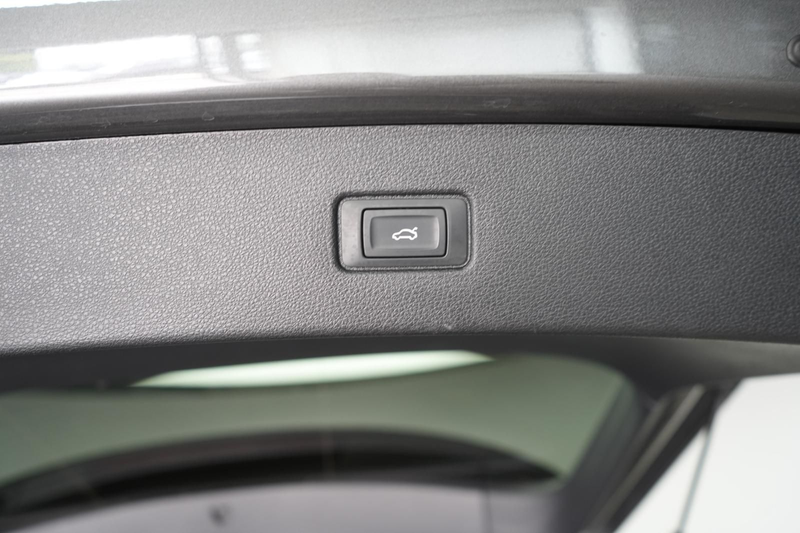 Audi Q7 55 TFSI e quattro S line AHK/STHZ/Navi/LED — photo 9