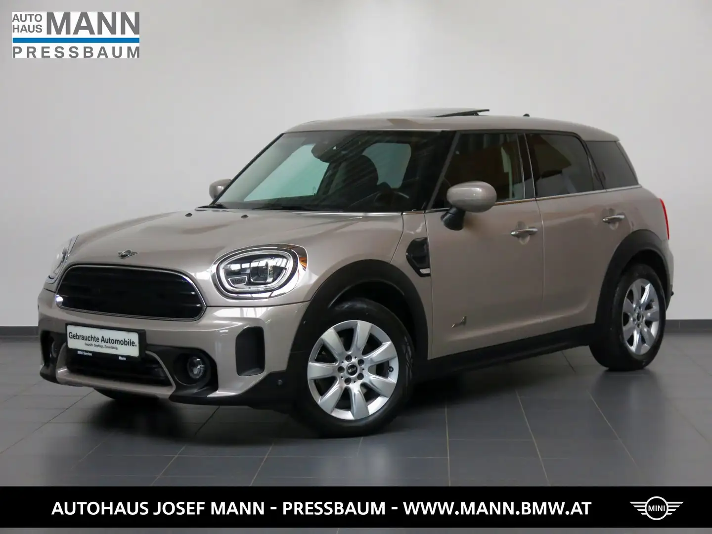 MINI Cooper D ALL4 Countryman Classic Trim, Glasdach, AHK Grau - 1