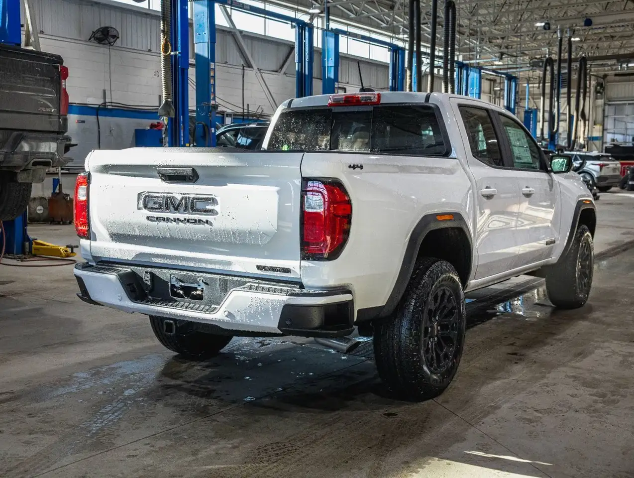 GMC Canyon снимка GMC Canyon