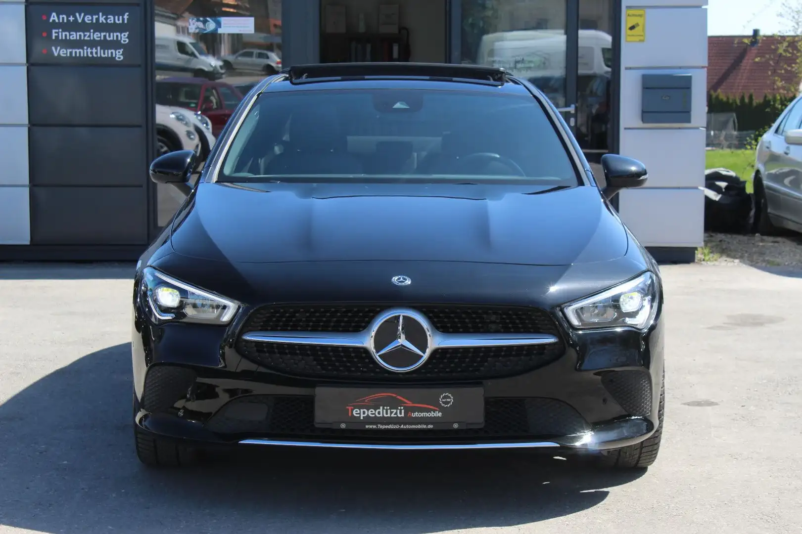Mercedes-Benz CLA 180 *LED*PANO*NAVI*MBUX*R-KAMERA*19 ZOLL AMG* Noir - 2