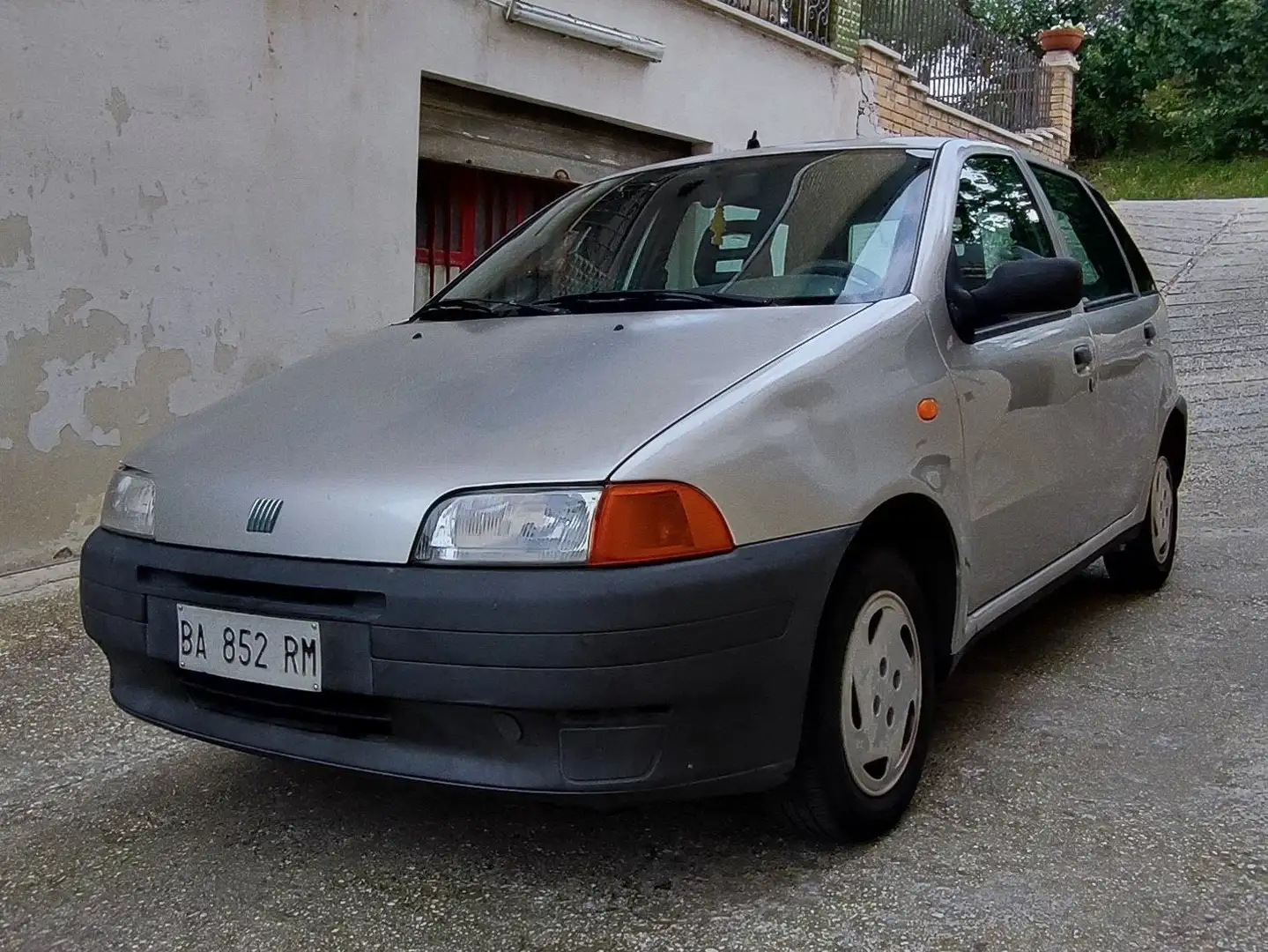 Fiat Punto Punto 5p 1.1 Sole 55cv Gris - 1