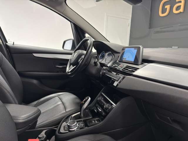 BMW 216 — photo 13