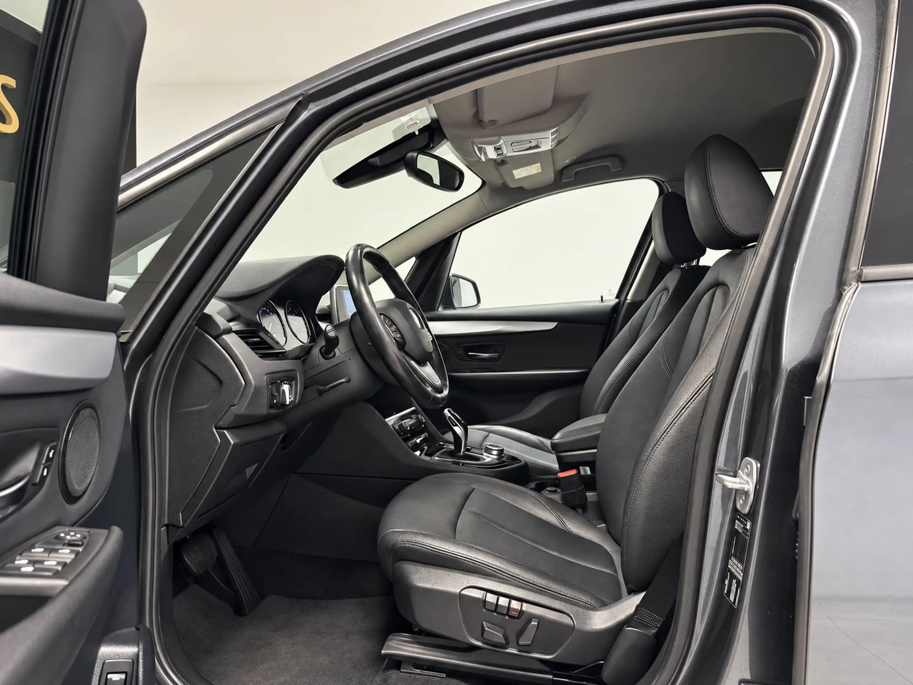 BMW 216 Gran Tourer 216 dA AdBlue*BOITE-AUTO**GPS*CUIR*LED*GARANTIE 12MOIS* — photo 11