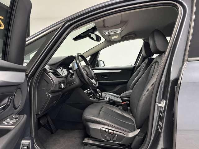 BMW 216 — photo 11