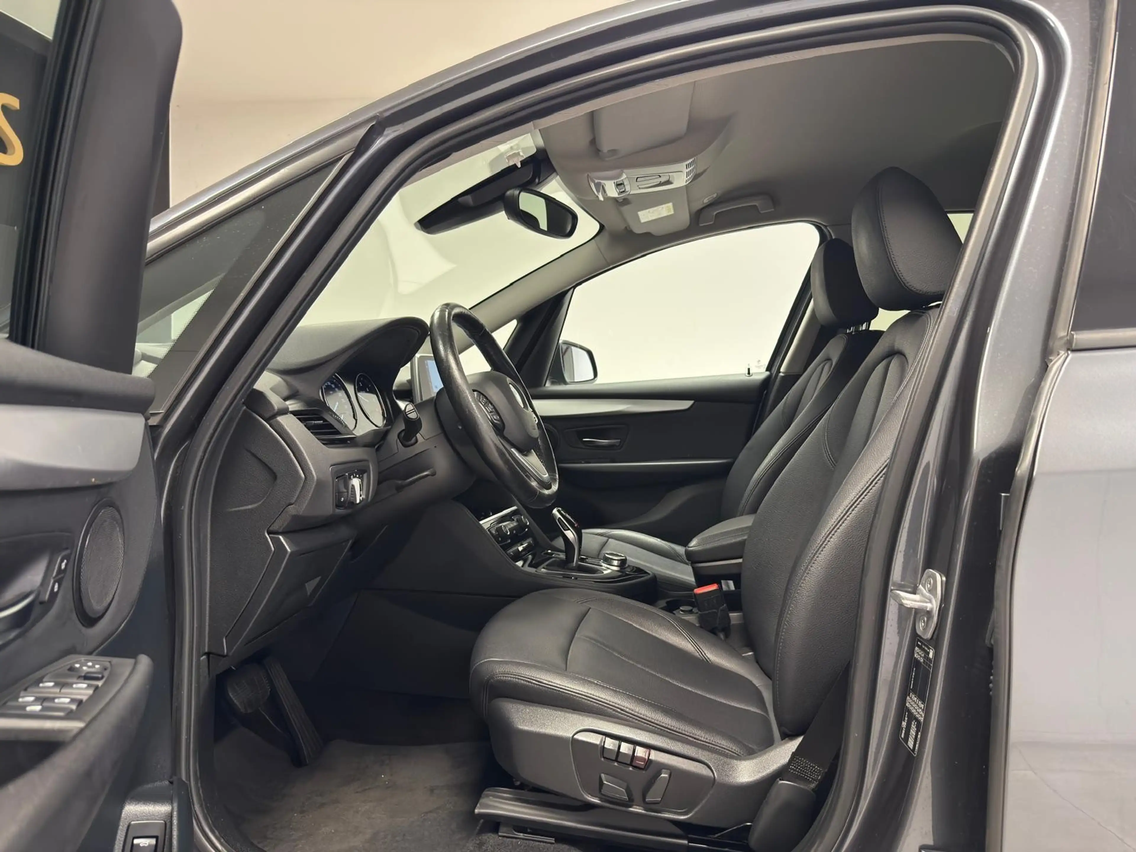 BMW 216 Gran Tourer 216 dA AdBlue*BOITE-AUTO**GPS*CUIR*LED*GARANTIE 12MOIS* — photo 11