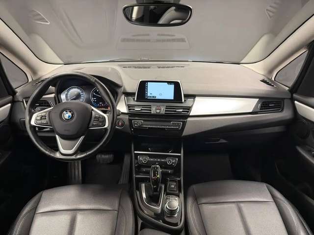 BMW 216 — photo 9