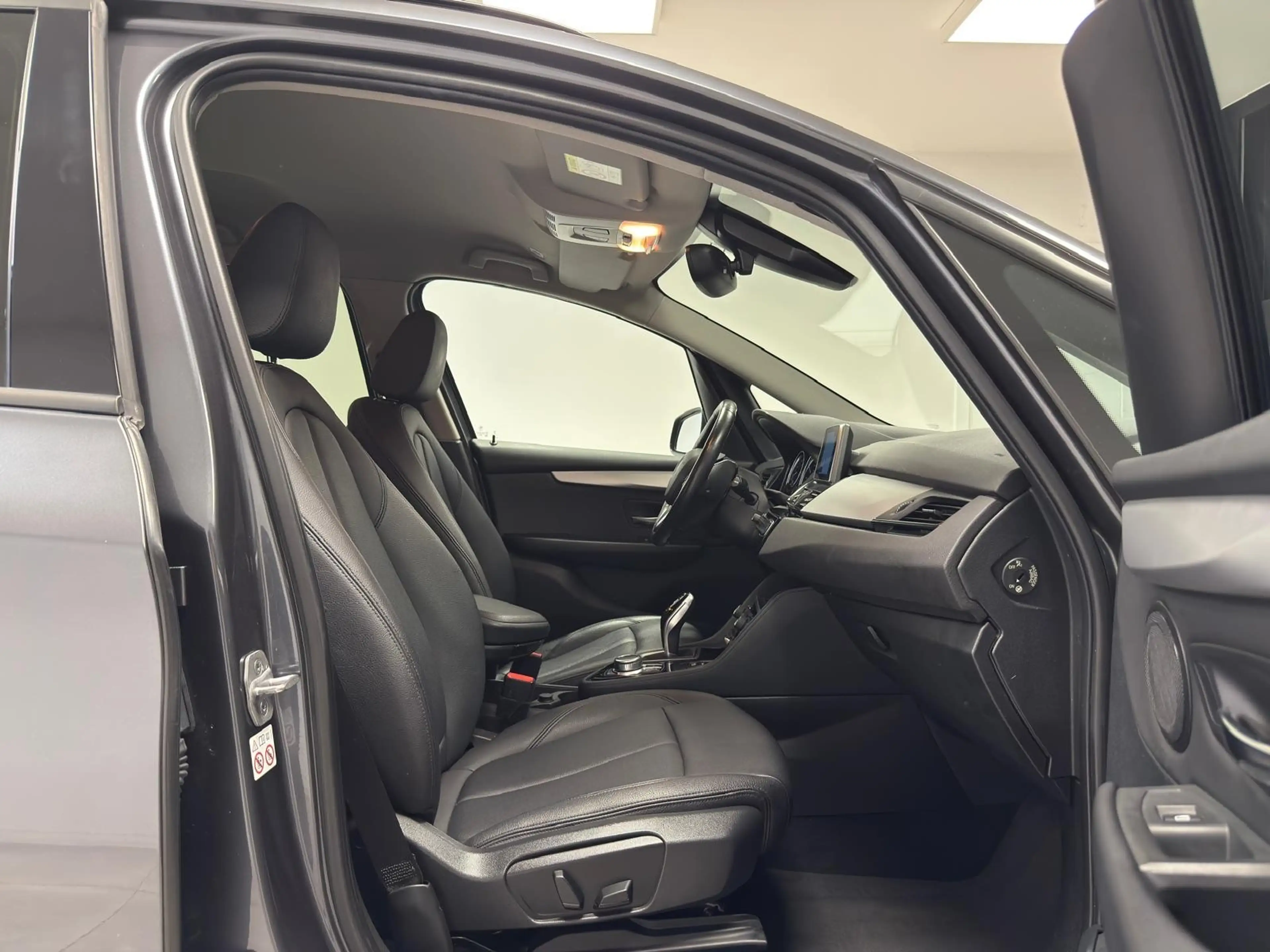 BMW 216 Gran Tourer 216 dA AdBlue*BOITE-AUTO**GPS*CUIR*LED*GARANTIE 12MOIS* — photo 12