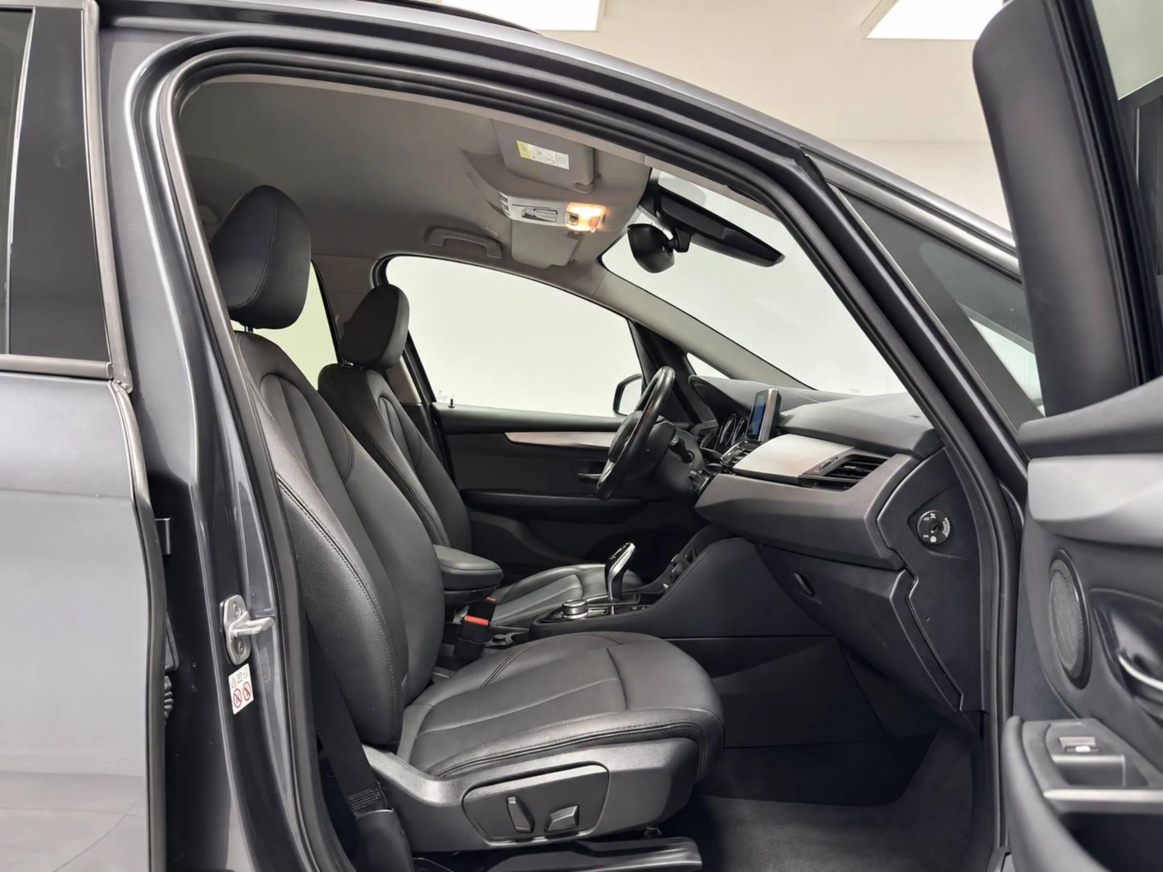 BMW 216 Gran Tourer 216 dA AdBlue*BOITE-AUTO**GPS*CUIR*LED*GARANTIE 12MOIS* — photo 12
