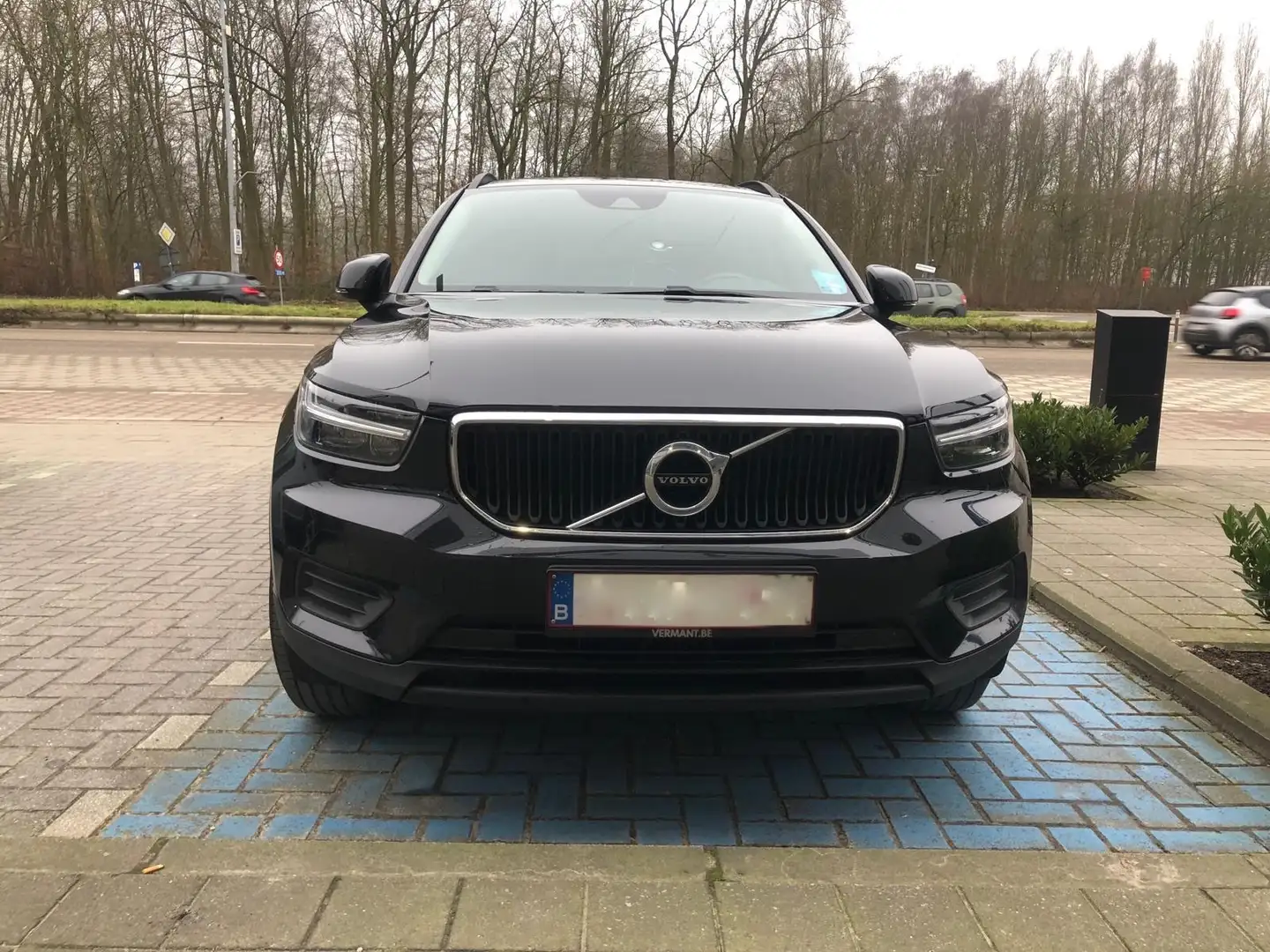 Volvo XC40 XC40 T2 Momentum Core Noir - 1