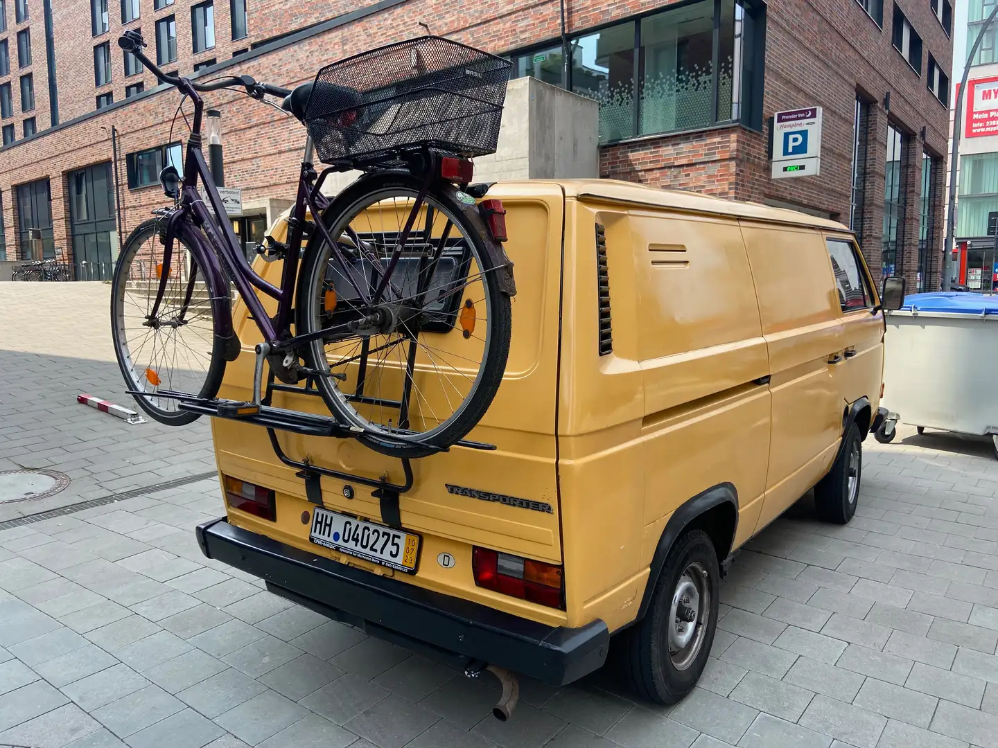 Volkswagen T3 T3/MULTIVAN/CARAVELLE Transporter Yellow - 1
