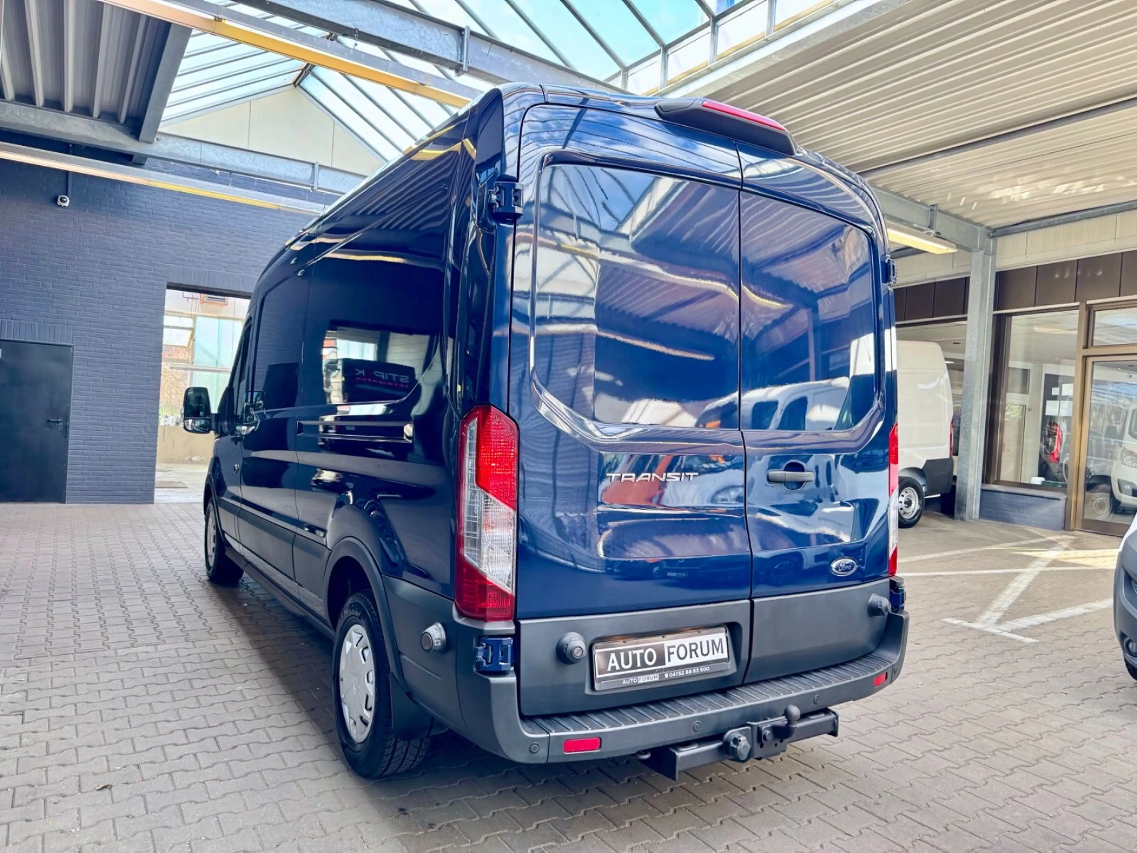 Ford Transit 2.0 TDCi L3H2 AUTOMATIK 3STZ AHK BiXENON — photo 7