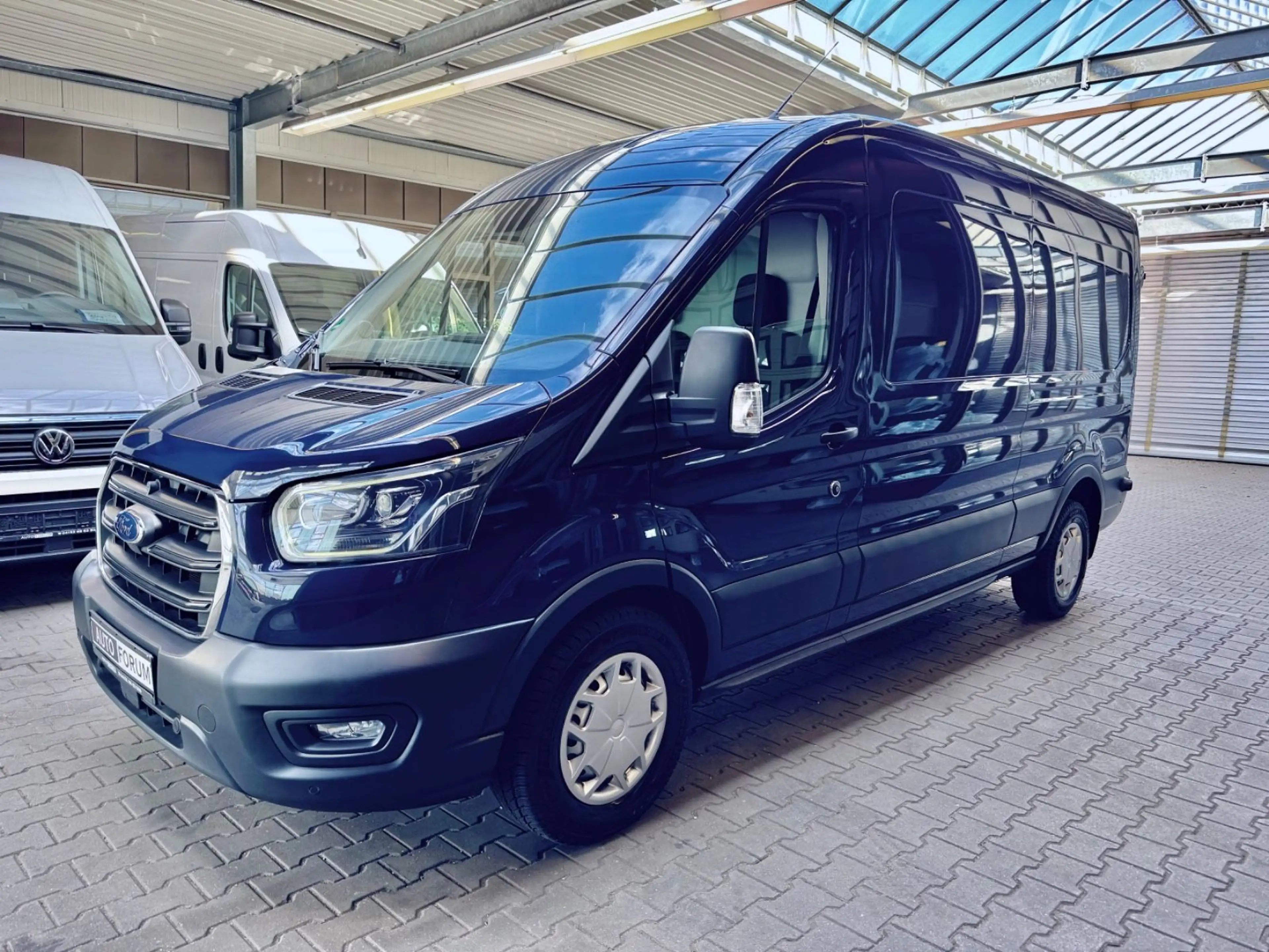 Ford Transit 2.0 TDCi L3H2 AUTOMATIK 3STZ AHK BiXENON — photo 4