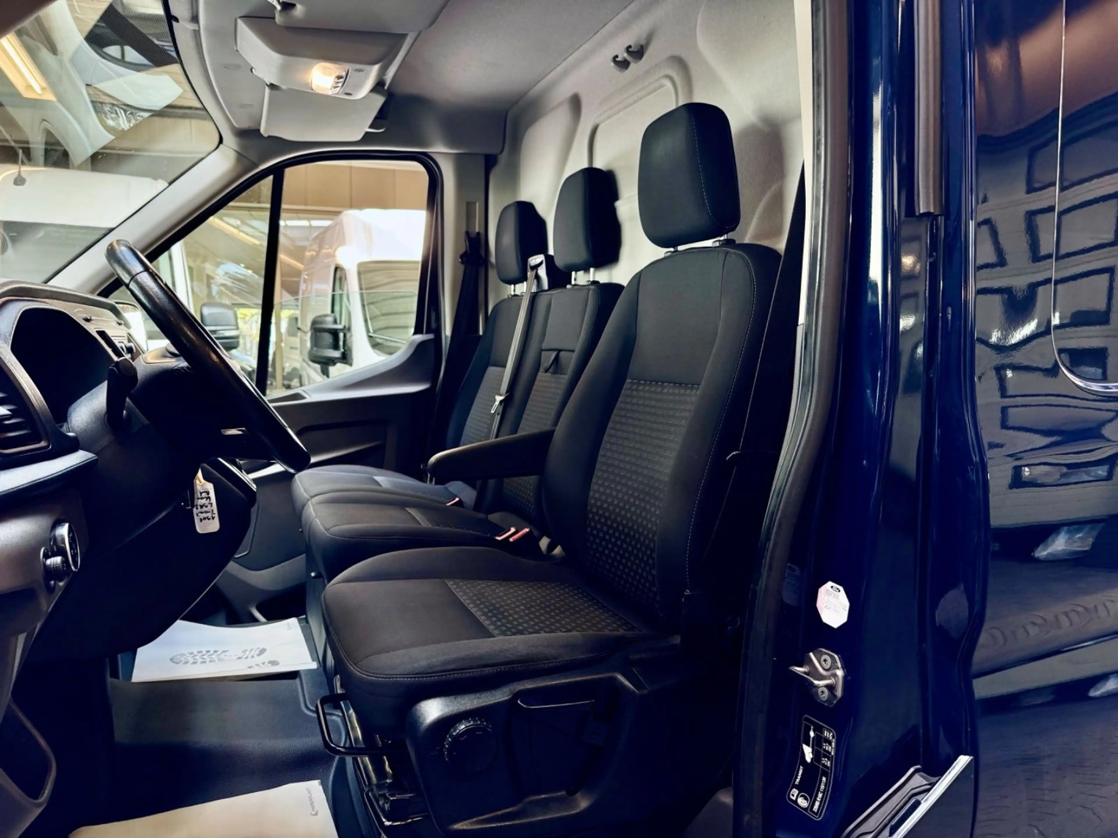 Ford Transit 2.0 TDCi L3H2 AUTOMATIK 3STZ AHK BiXENON — photo 15
