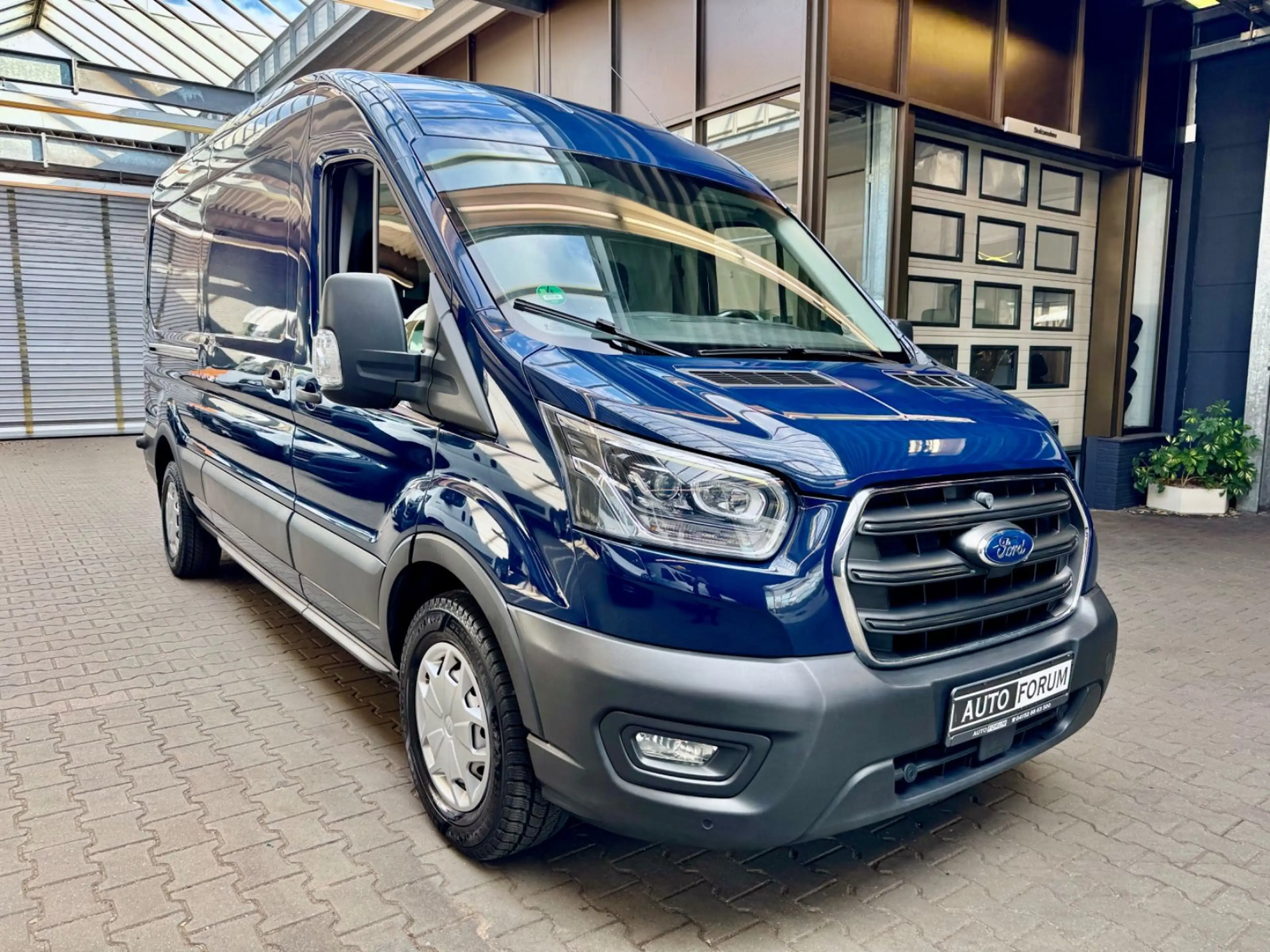 Ford Transit 2.0 TDCi L3H2 AUTOMATIK 3STZ AHK BiXENON — photo 2