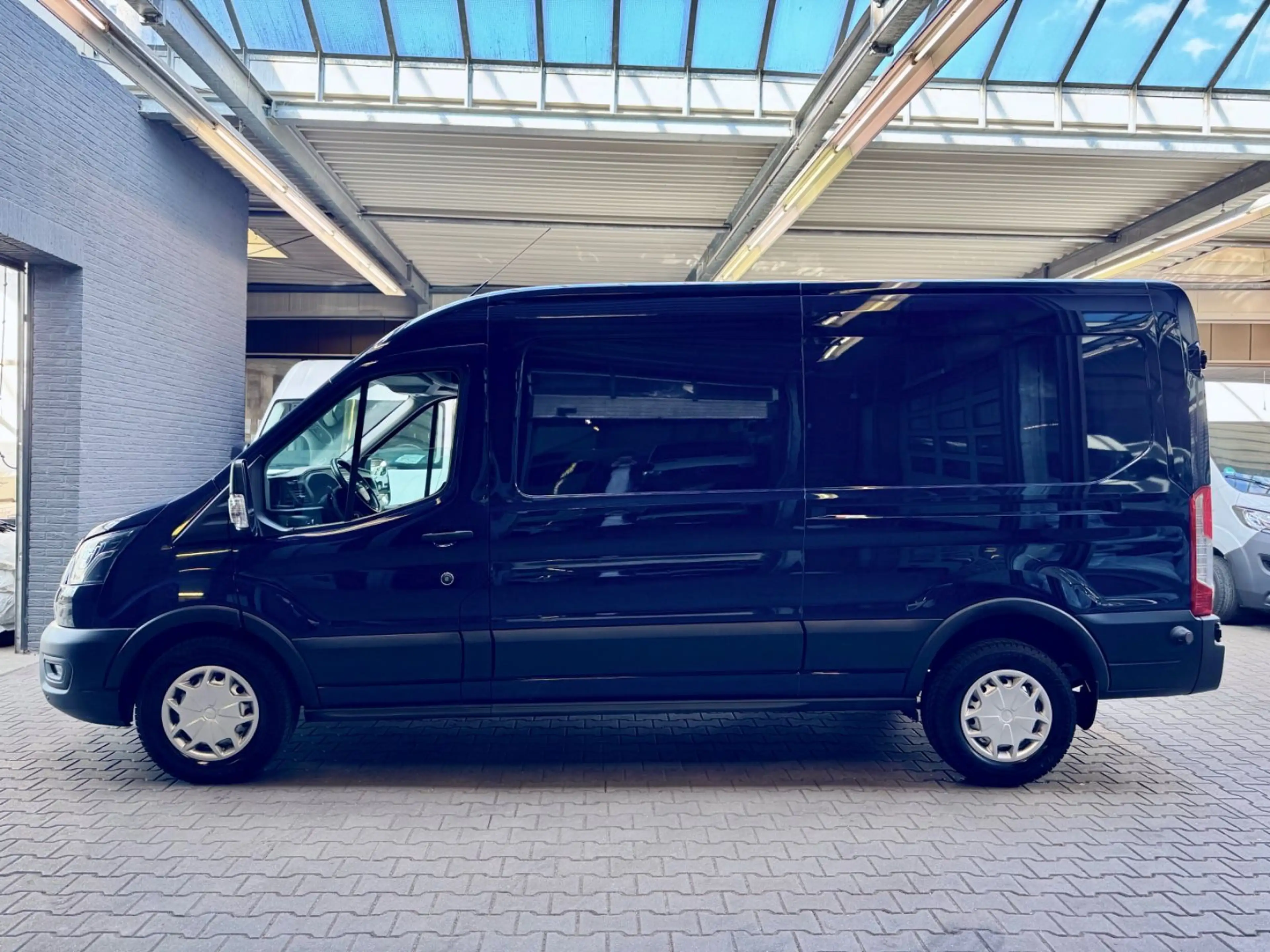 Ford Transit 2.0 TDCi L3H2 AUTOMATIK 3STZ AHK BiXENON — photo 6