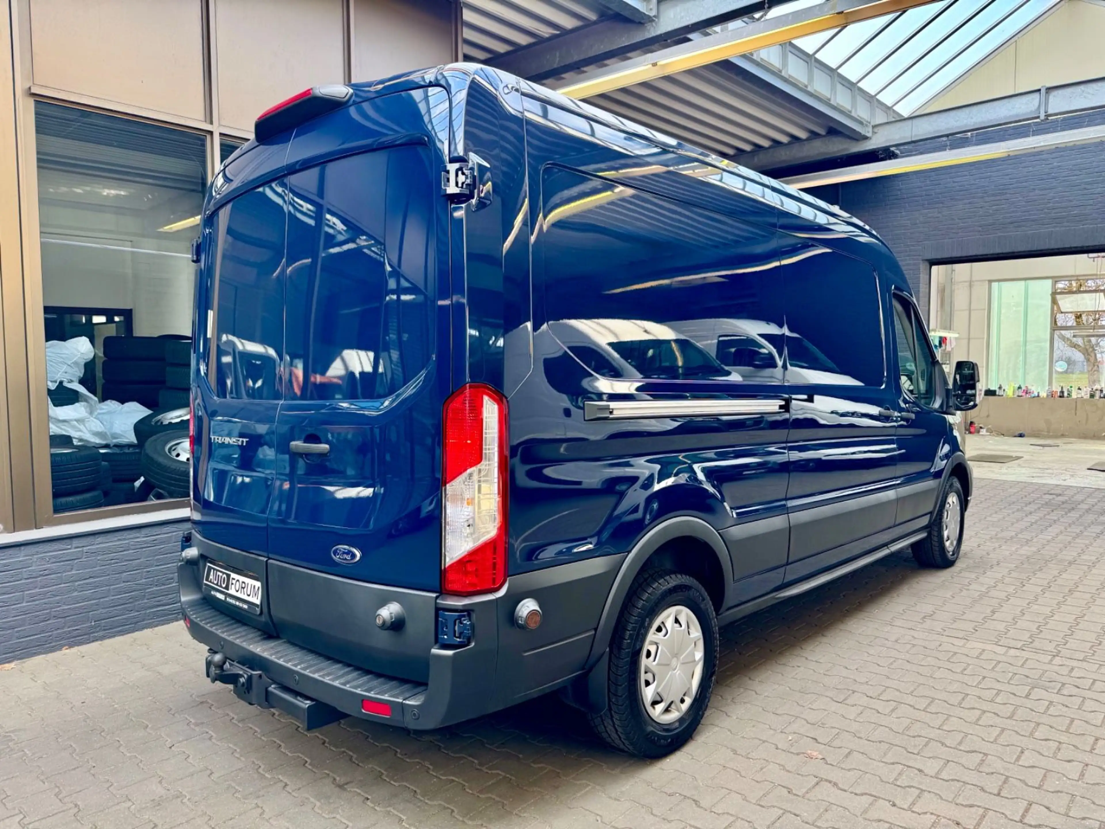 Ford Transit 2.0 TDCi L3H2 AUTOMATIK 3STZ AHK BiXENON — photo 12