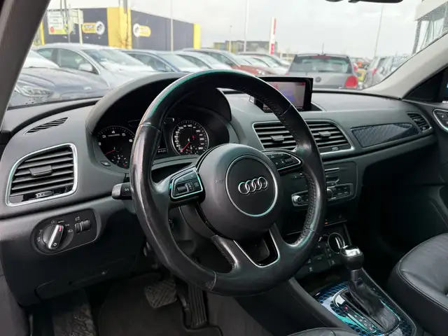 Audi Q3 view 4