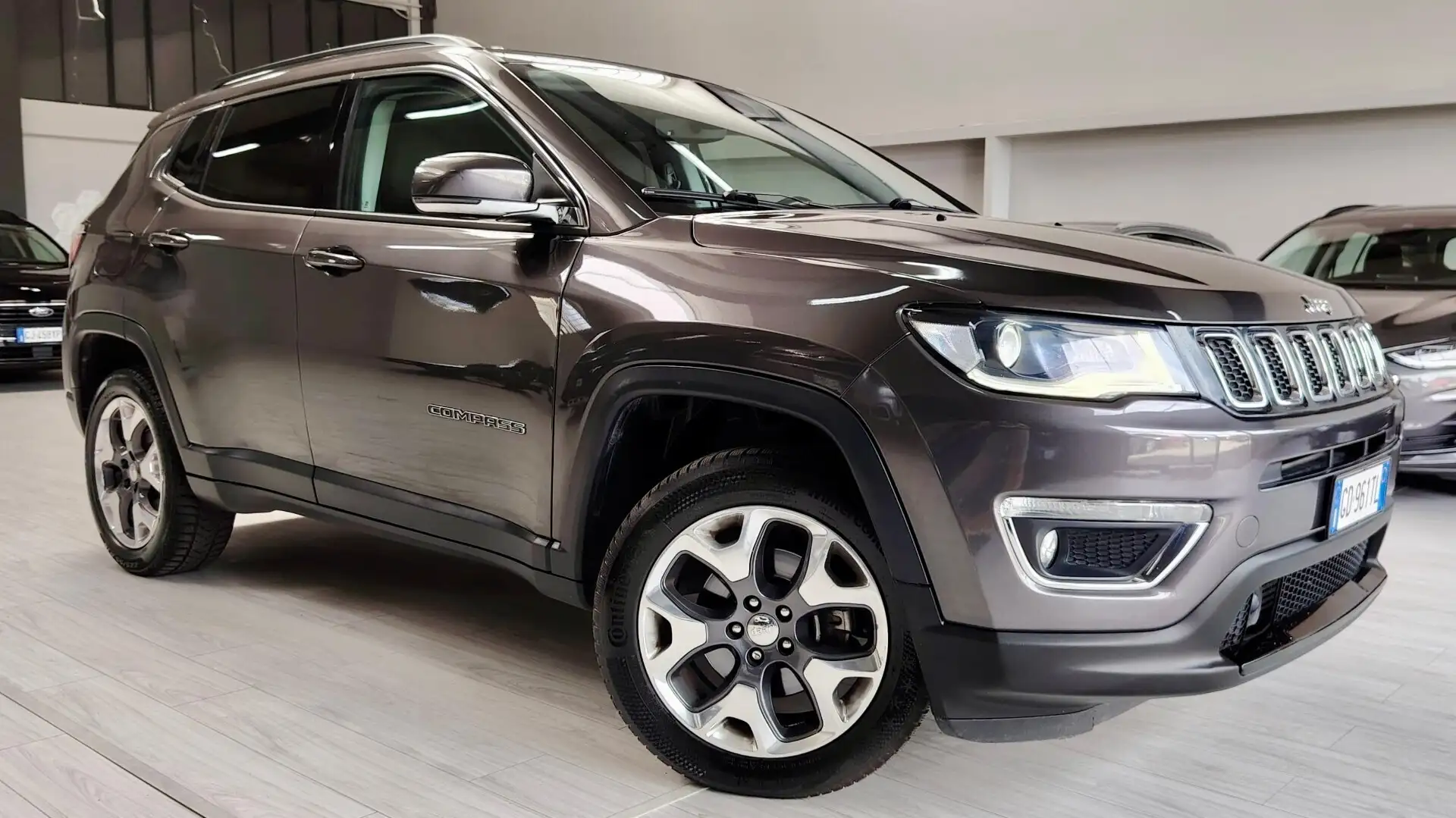 Jeep Compass JEEP COMPASS 2.0 MULTIJET 4WD LIMITED 140CV - FULL Gris - 1