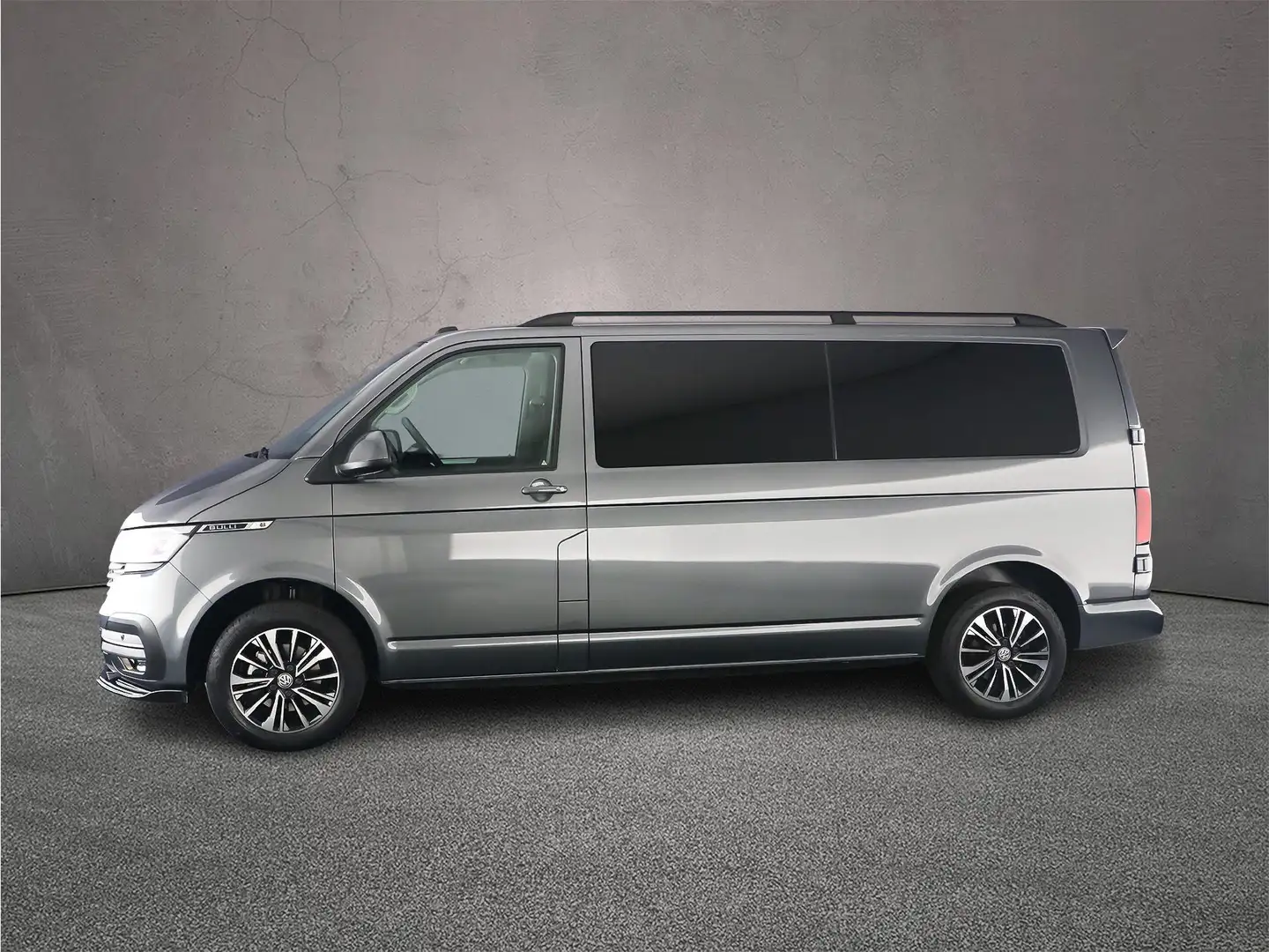 Volkswagen T6.1 Transporter 2.0 TDI L2H1 Bulli | Lederen Bekleding | Navigatie Gris - 2
