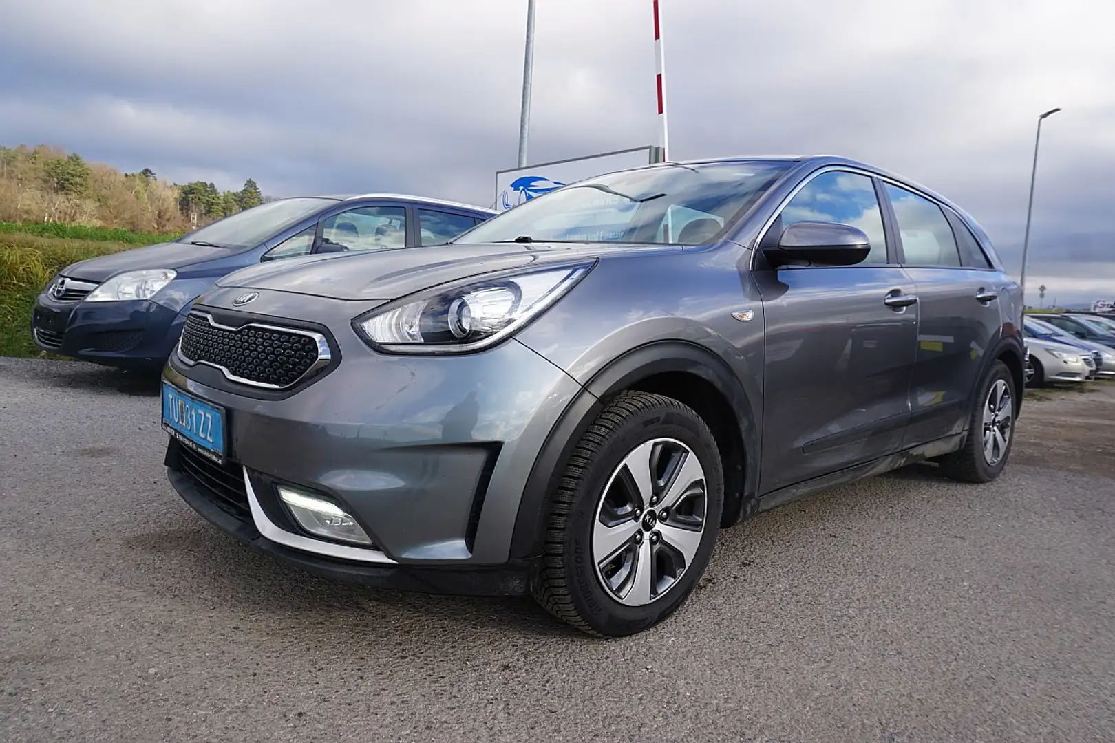 Kia Niro 1,6 GDI Hybrid Titan DCT Grau - 2