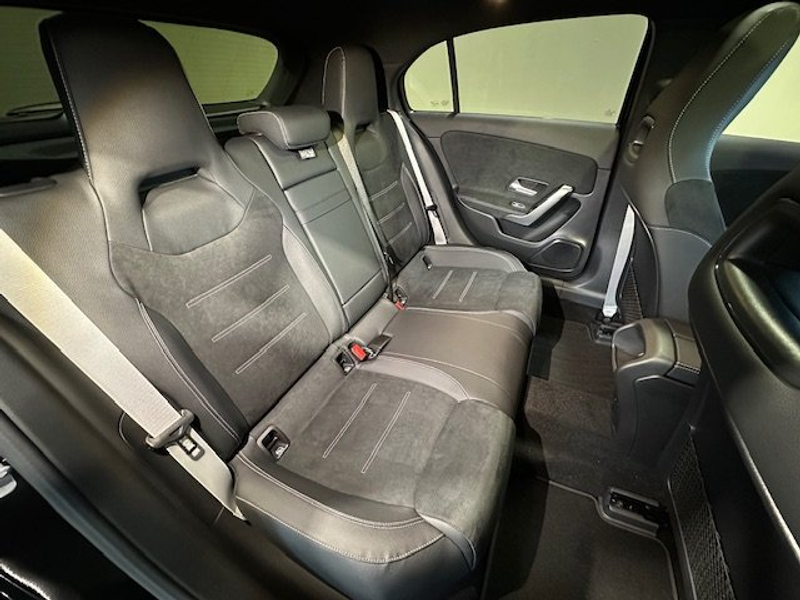 Mercedes-Benz A 200 d AMG Night Edition Pano/Tot/19"/MBUX/Ambi — photo 10