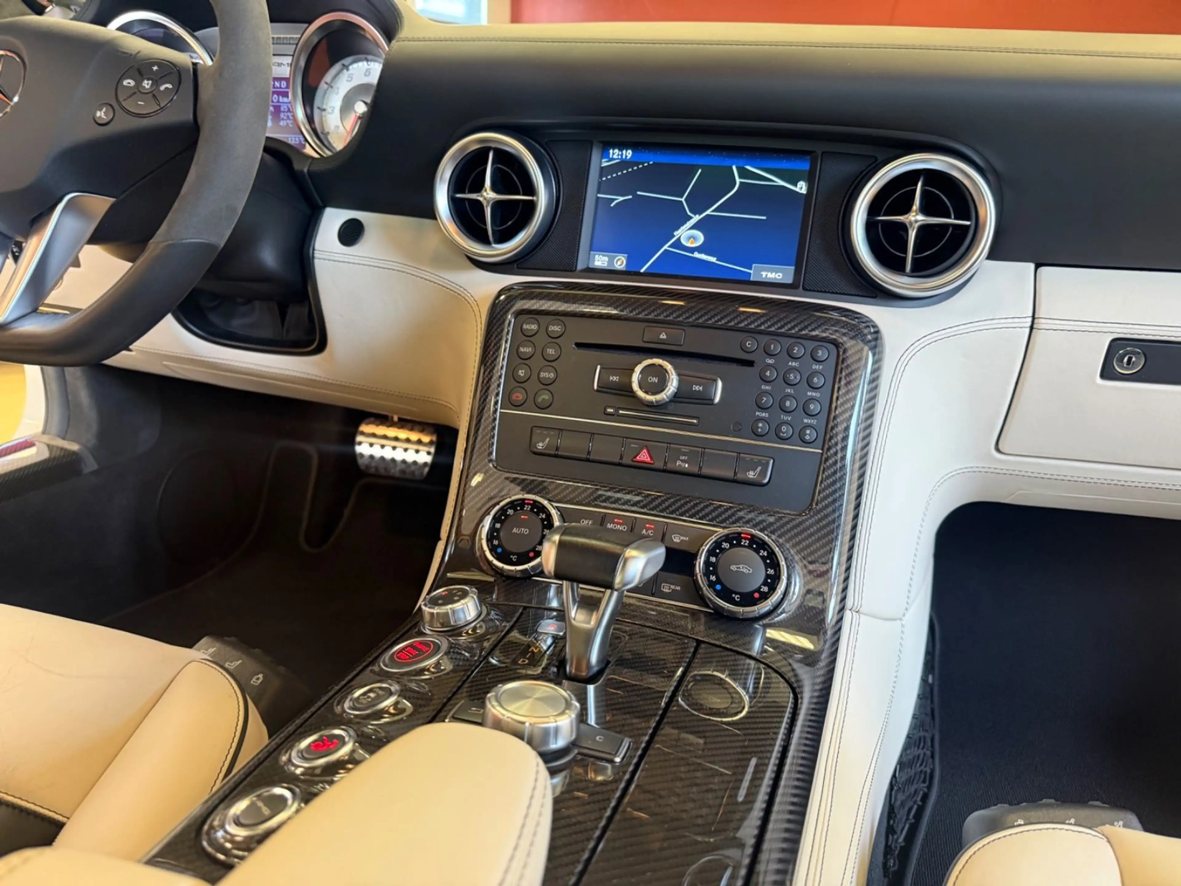 Mercedes-Benz SLS Coupe Carbon,DESIGNO,DEUTSCH,2HAND,TRAUM — photo 14