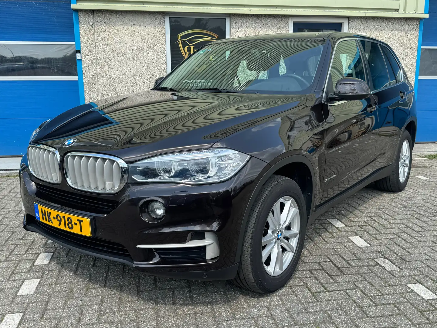 BMW X5 xDrive40e UNIEK LAGE STAND Bruin - 1