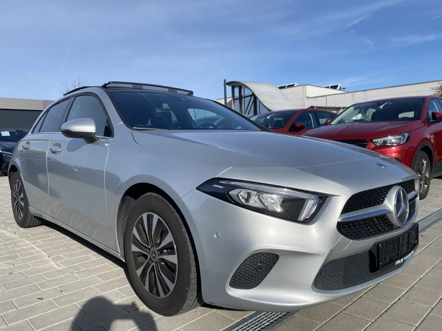 Mercedes-Benz A 200 *Panorama-LED-Kamera* Argent - 2