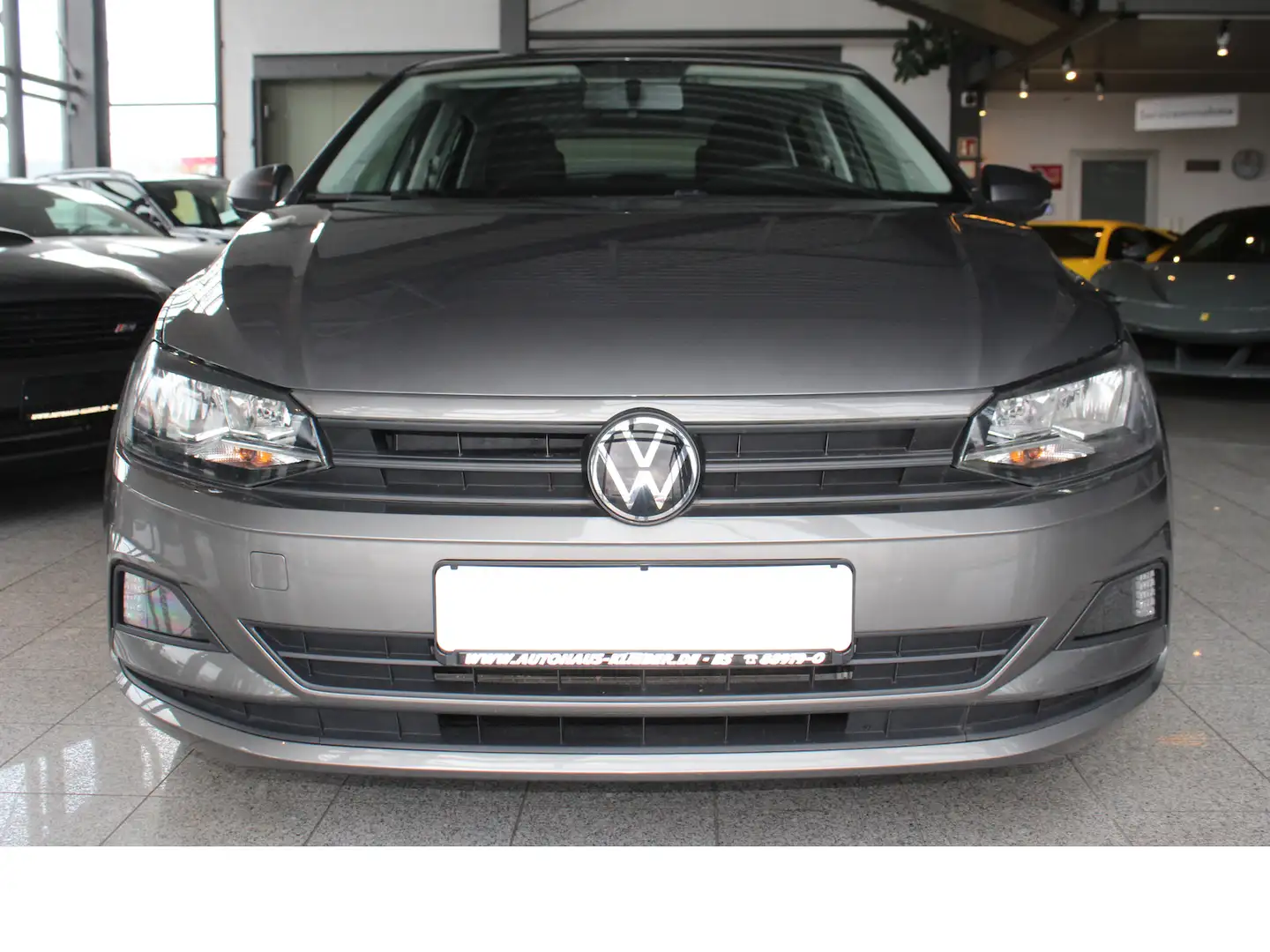 Volkswagen Polo 1.0 Trendline GRA*DAB*KLIMA*TELEFON Gris - 2