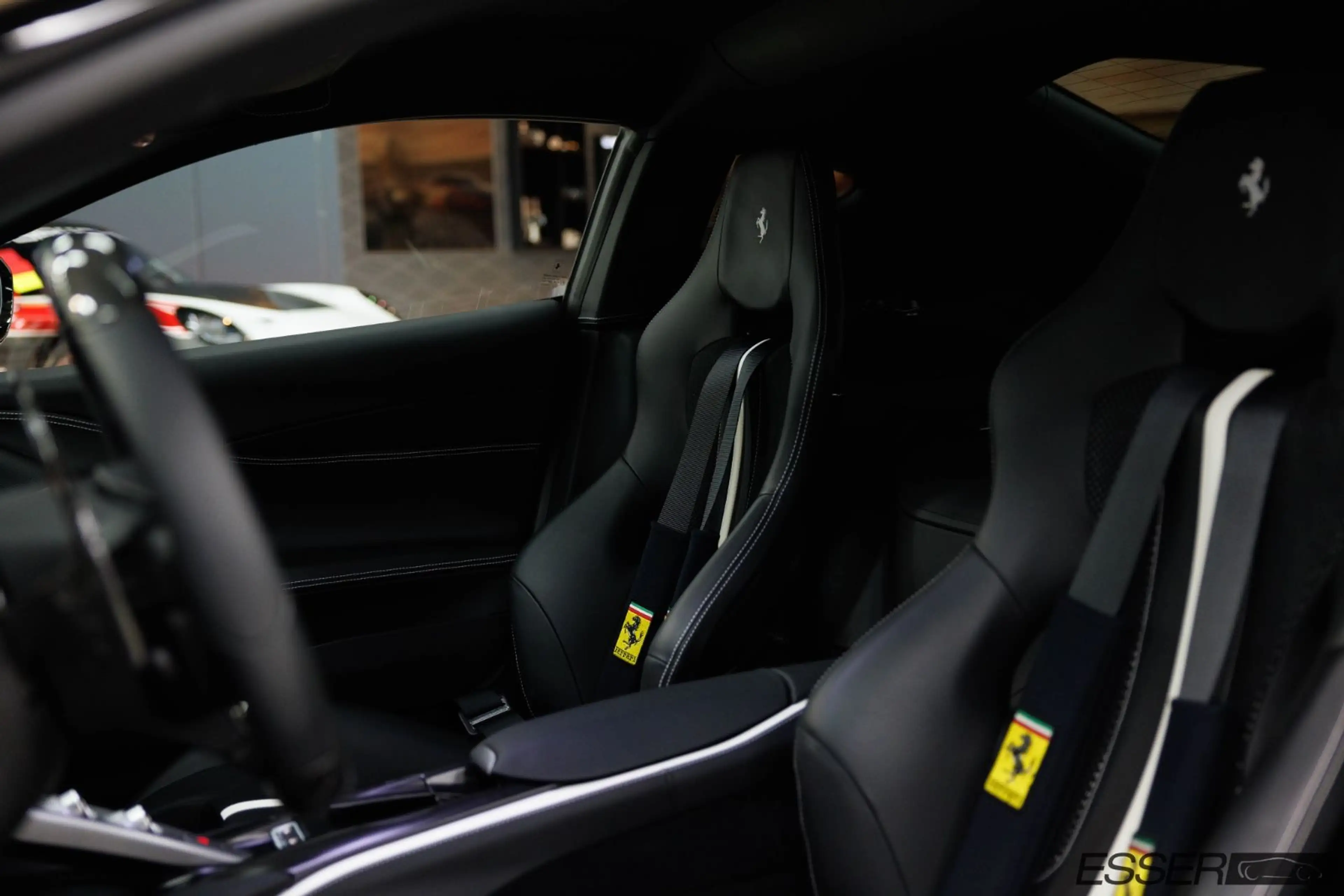 Ferrari 812 Superfast | Novitec | Schalensitze | Carbon — photo 11