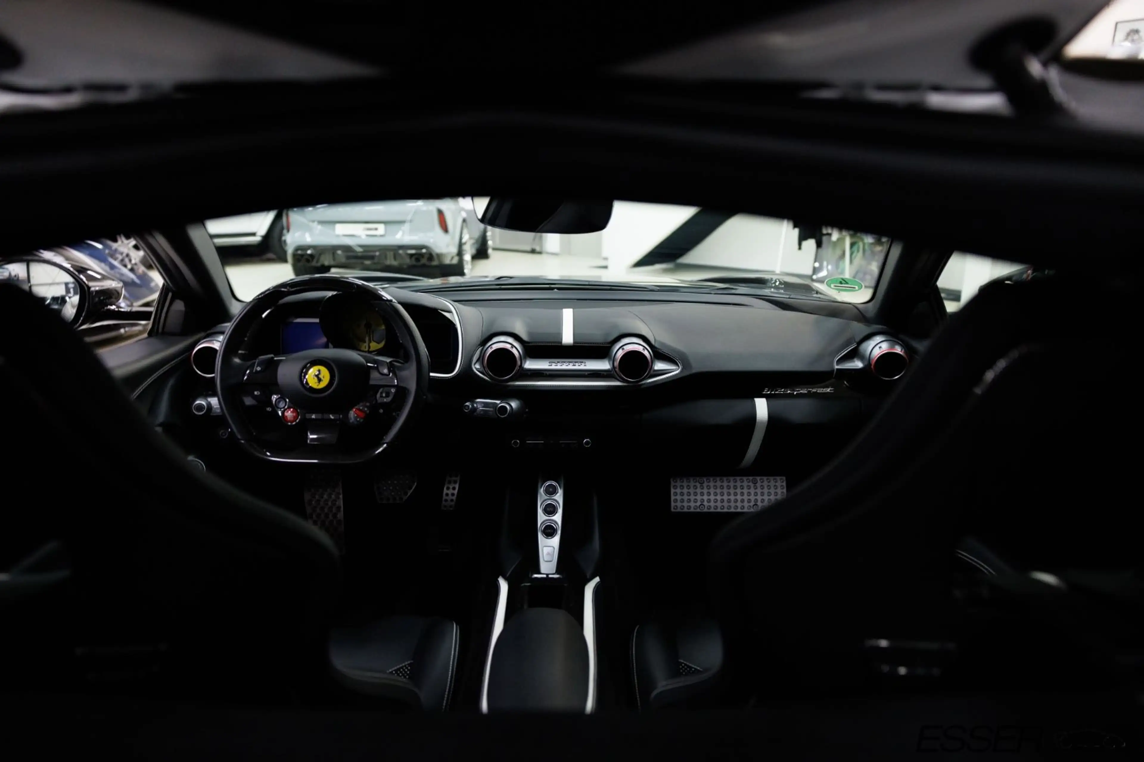 Ferrari 812 Superfast | Novitec | Schalensitze | Carbon — photo 13