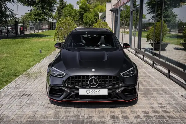 Mercedes-Benz C-Class view 4