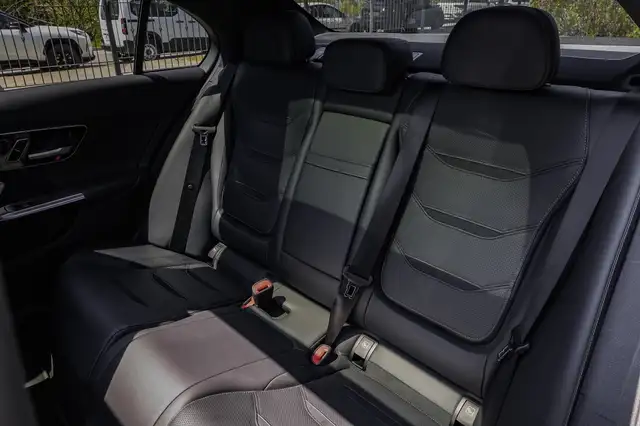 Mercedes-Benz C-Class view 15